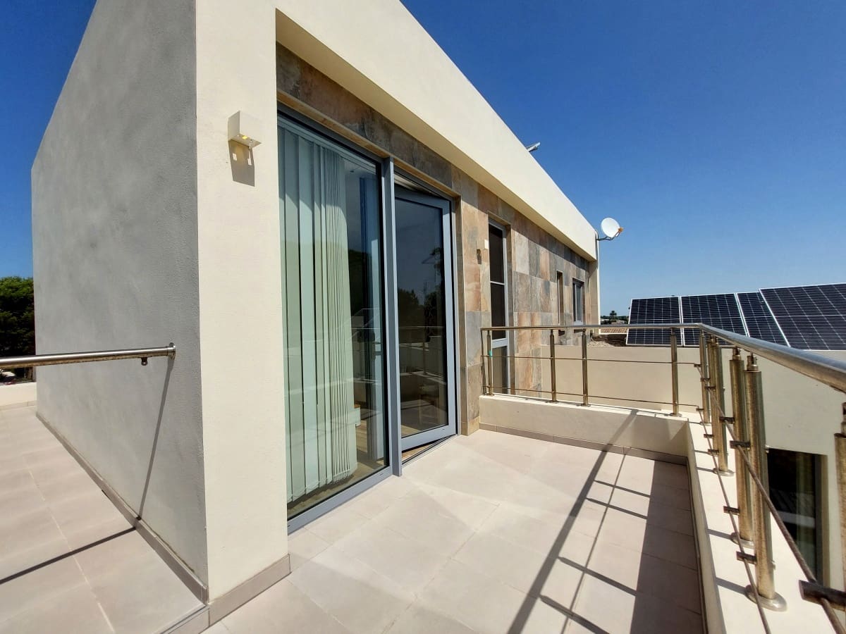 2 soveværelse Villa til salg i Chiclana de la Frontera med swimmingpool garage - € 740.000 (Ref: 9128793)