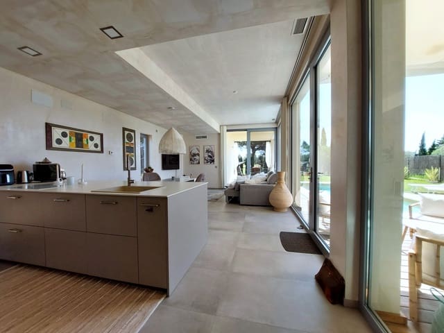 2 soveværelse Villa til salg i Chiclana de la Frontera med swimmingpool garage - € 740.000 (Ref: 9128793)