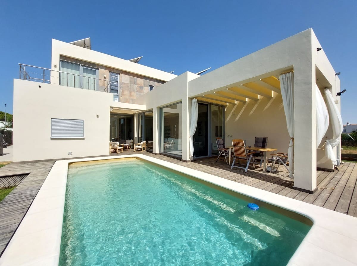 2 soveværelse Villa til salg i Chiclana de la Frontera med swimmingpool garage - € 740.000 (Ref: 9128793)