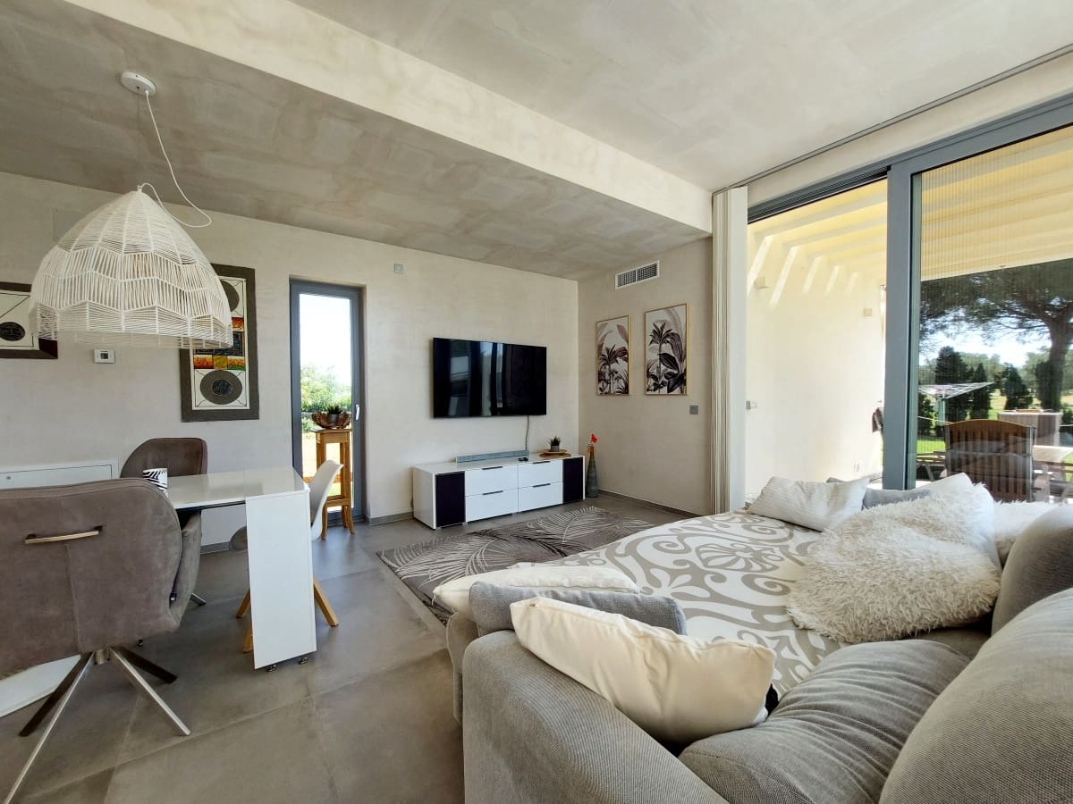 2 soveværelse Villa til salg i Chiclana de la Frontera med swimmingpool garage - € 740.000 (Ref: 9128793)