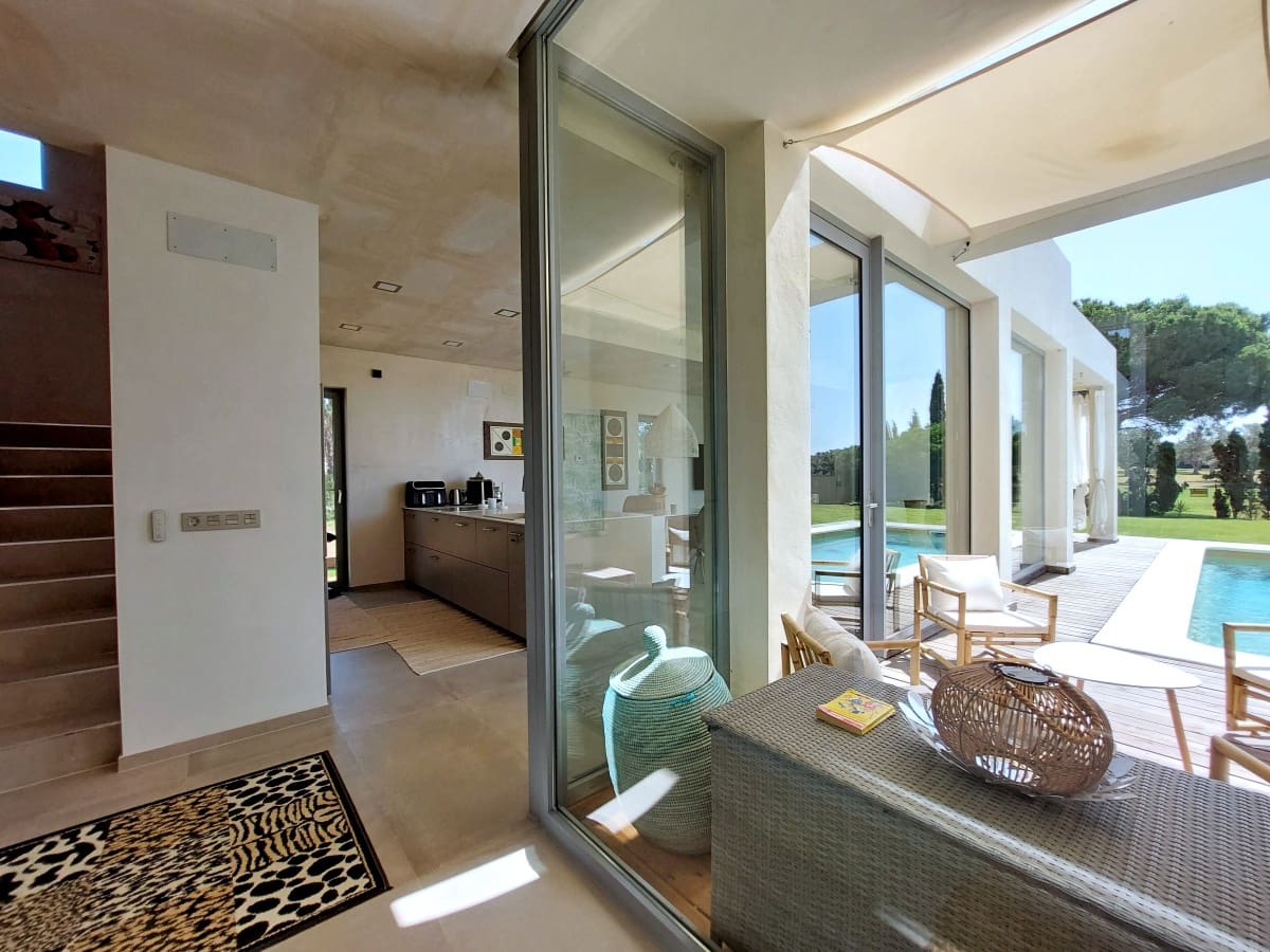 2 soveværelse Villa til salg i Chiclana de la Frontera med swimmingpool garage - € 740.000 (Ref: 9128793)