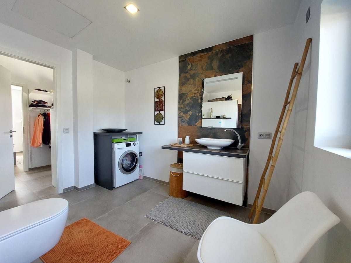 2 soveværelse Villa til salg i Chiclana de la Frontera med swimmingpool garage - € 740.000 (Ref: 9128793)