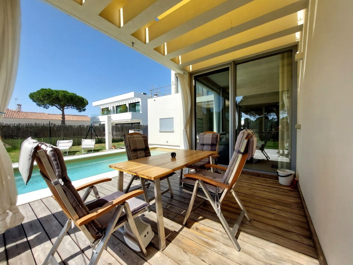 2 soveværelse Villa til salg i Chiclana de la Frontera med swimmingpool garage - € 740.000 (Ref: 9128793)