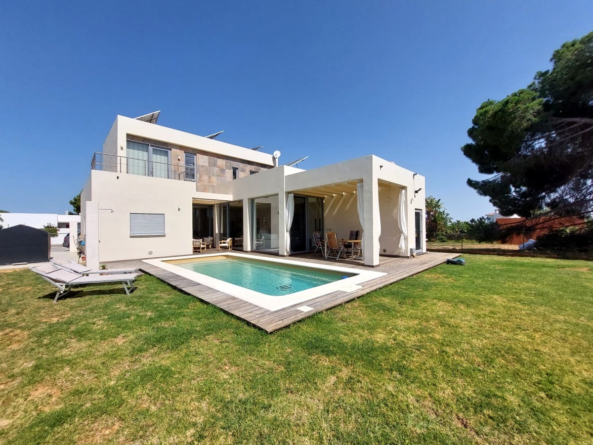 2 soveværelse Villa til salg i Chiclana de la Frontera med swimmingpool garage - € 740.000 (Ref: 9128793)