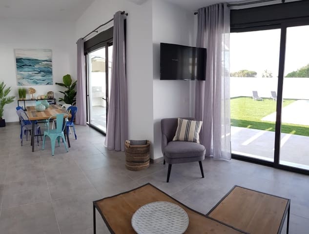 4 soveværelse Villa til salg i Conil de la Frontera med swimmingpool garage - € 1.005.000 (Ref: 9144072)
