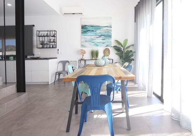 4 soveværelse Villa til salg i Conil de la Frontera med swimmingpool garage - € 1.005.000 (Ref: 9144072)