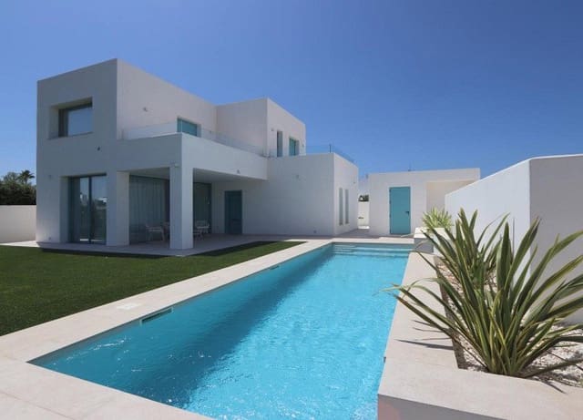 4 sovrum Villa till salu i Conil de la Frontera med pool garage - 1 100 000 € (Ref: 9207433)