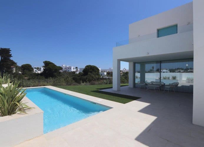 4 soverom Villa til salgs i Conil de la Frontera med svømmebasseng garasje - € 1 100 000 (Ref: 9207433)
