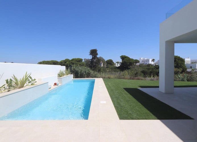 4 soverom Villa til salgs i Conil de la Frontera med svømmebasseng garasje - € 1 100 000 (Ref: 9207433)