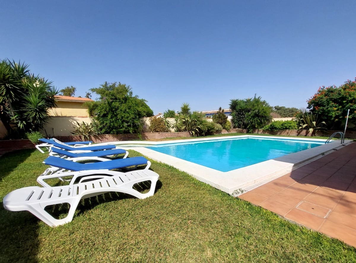 3 sovrum Villa till salu i Chiclana de la Frontera med pool garage - 325 000 € (Ref: 9207621)