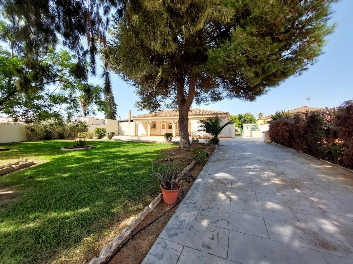 3 sovrum Villa till salu i Chiclana de la Frontera med pool garage - 325 000 € (Ref: 9207621)