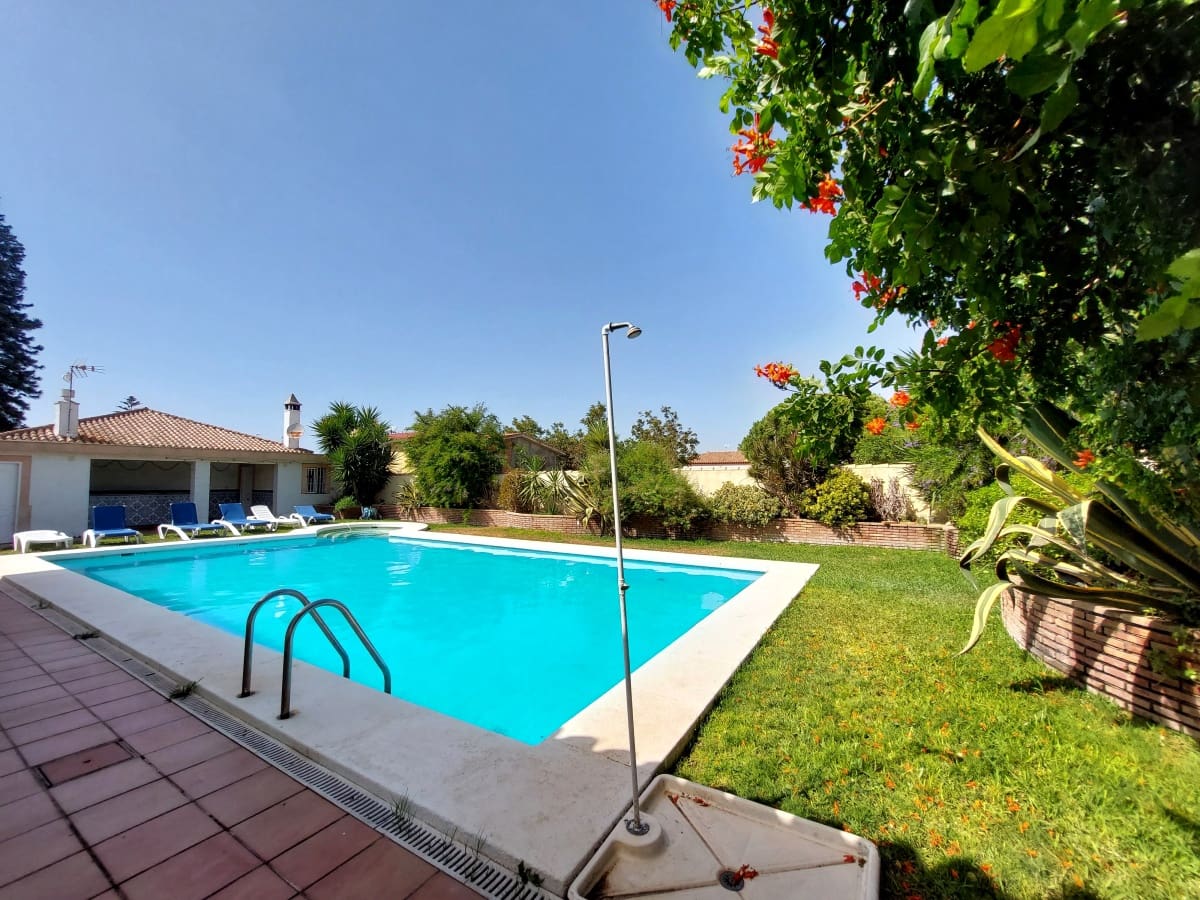 3 sovrum Villa till salu i Chiclana de la Frontera med pool garage - 325 000 € (Ref: 9207621)