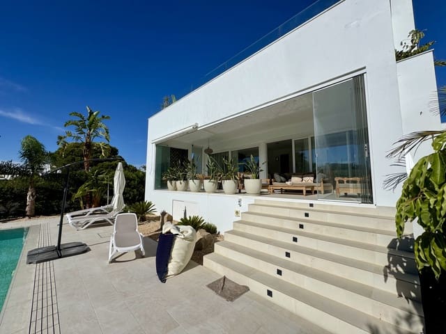 5 makuuhuone Huvila myytävänä paikassa Conil de la Frontera mukana uima-altaan 
autotalli - 1 595 000 € (Ref: 9227342)