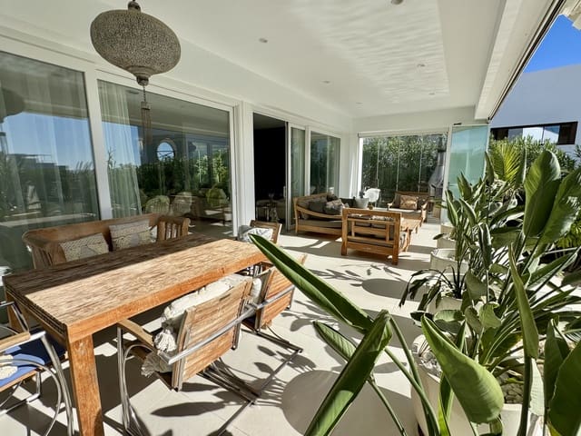 5 makuuhuone Huvila myytävänä paikassa Conil de la Frontera mukana uima-altaan 
autotalli - 1 595 000 € (Ref: 9227342)