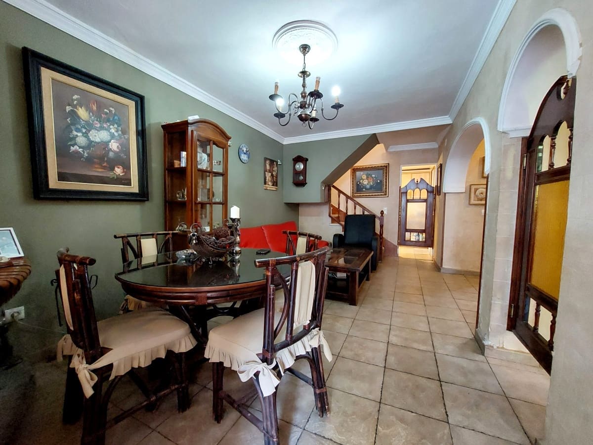 4 soveværelse Byhus til salg i Chiclana de la Frontera med swimmingpool - € 230.000 (Ref: 9295860)