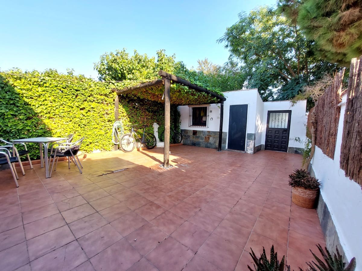 4 soveværelse Byhus til salg i Chiclana de la Frontera med swimmingpool - € 230.000 (Ref: 9295860)