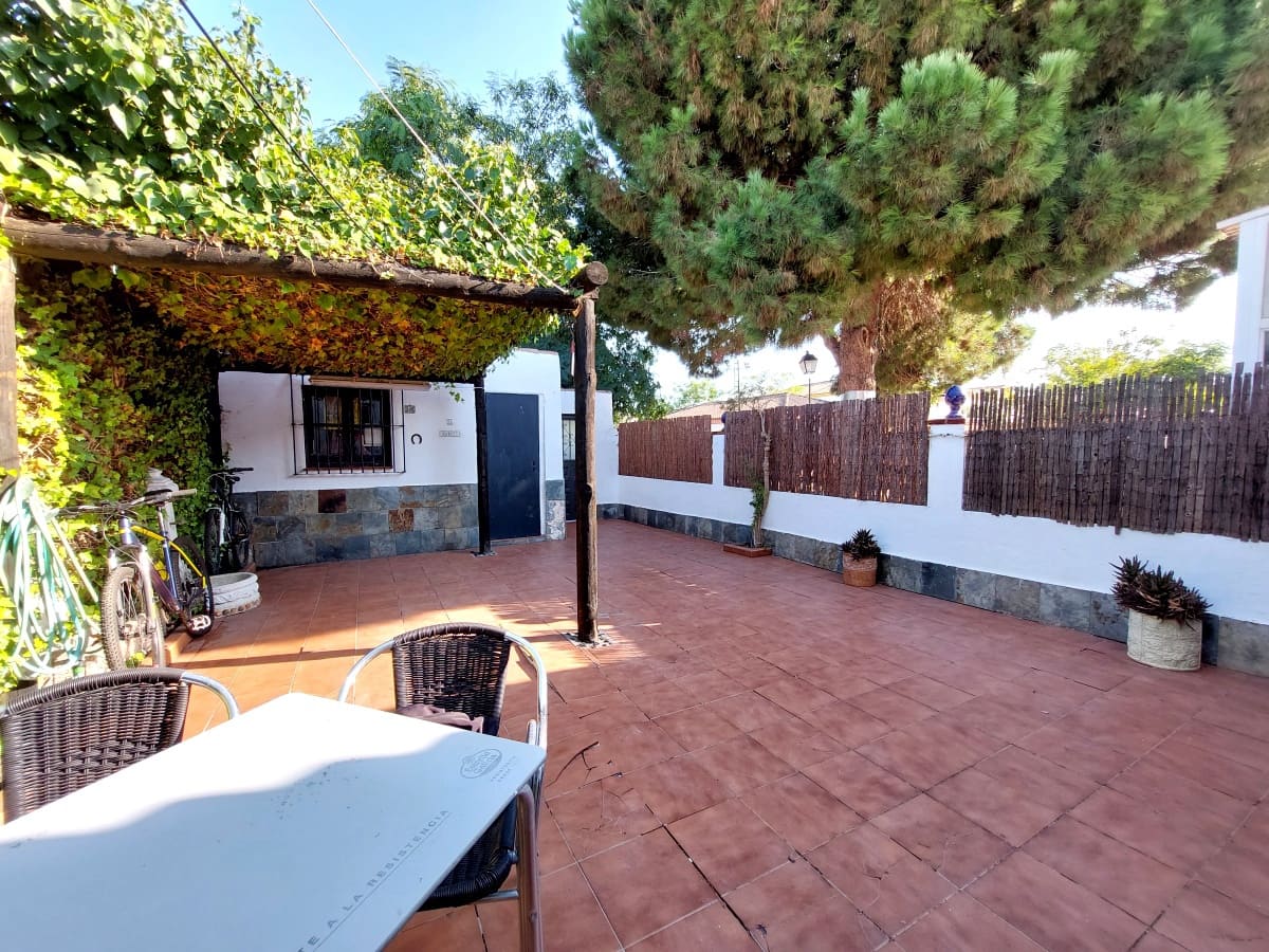 4 soveværelse Byhus til salg i Chiclana de la Frontera med swimmingpool - € 230.000 (Ref: 9295860)