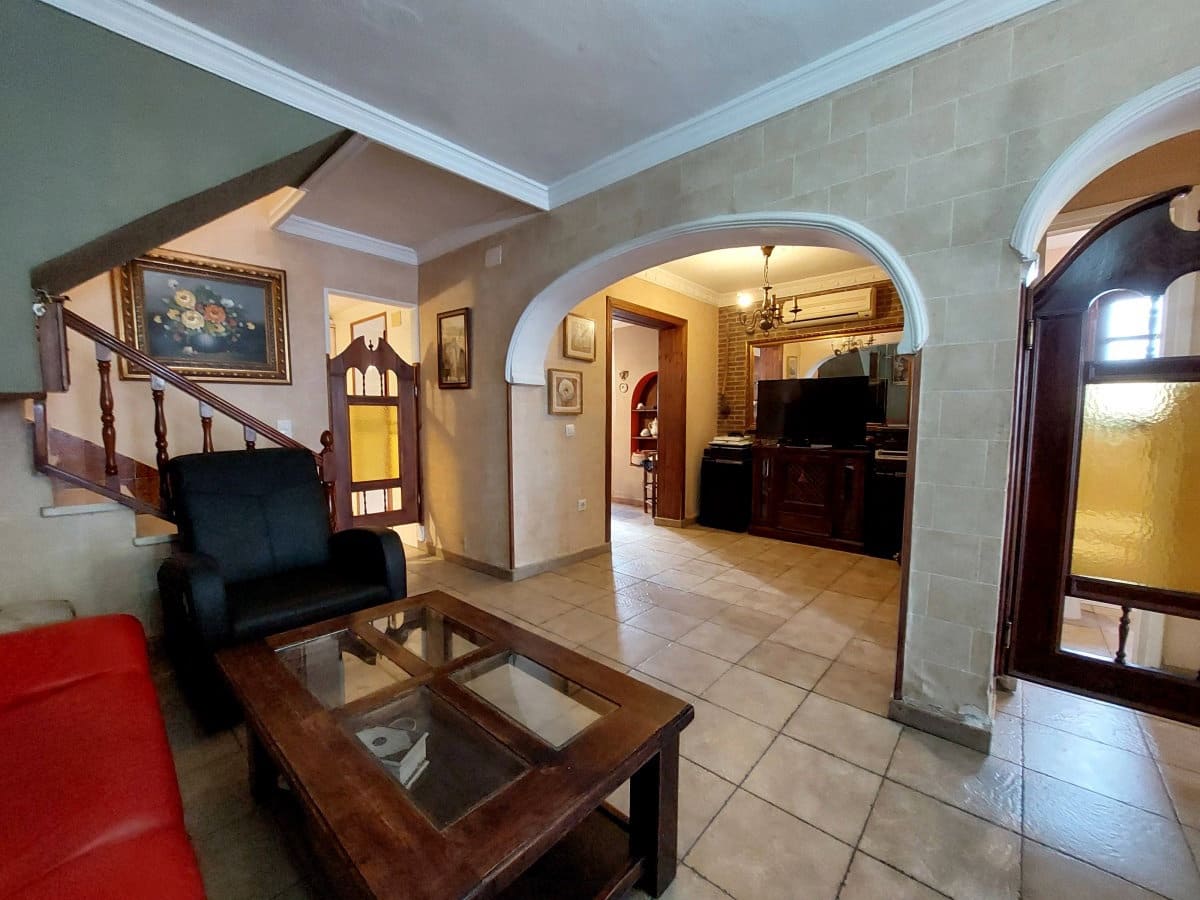 4 soveværelse Byhus til salg i Chiclana de la Frontera med swimmingpool - € 230.000 (Ref: 9295860)