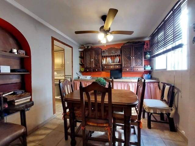 4 quarto Casa em Banda para venda em Chiclana de la Frontera com piscina - 230 000 € (Ref: 9295860)