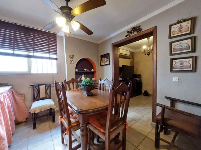 4 quarto Casa em Banda para venda em Chiclana de la Frontera com piscina - 230 000 € (Ref: 9295860)