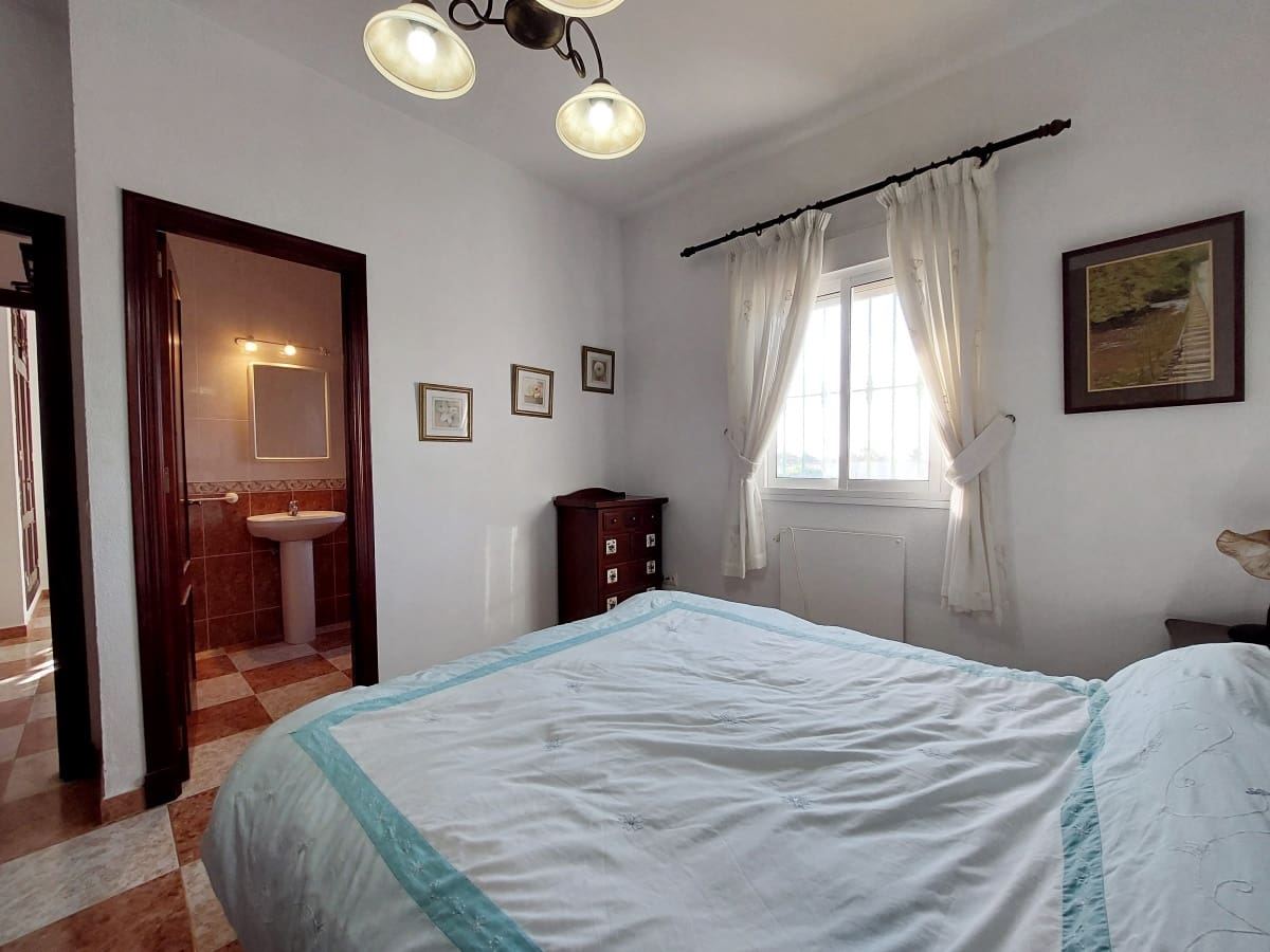 3 soveværelse Villa til salg i Chiclana de la Frontera med swimmingpool garage - € 229.995 (Ref: 9394081)