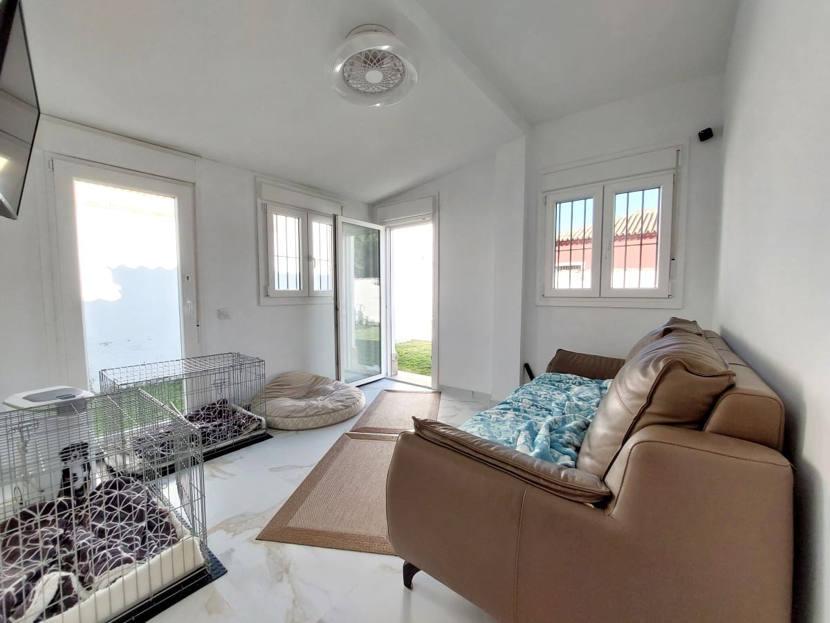 4 soverom Villa til salgs i Chiclana de la Frontera med svømmebasseng garasje - € 445 000 (Ref: 9409701)