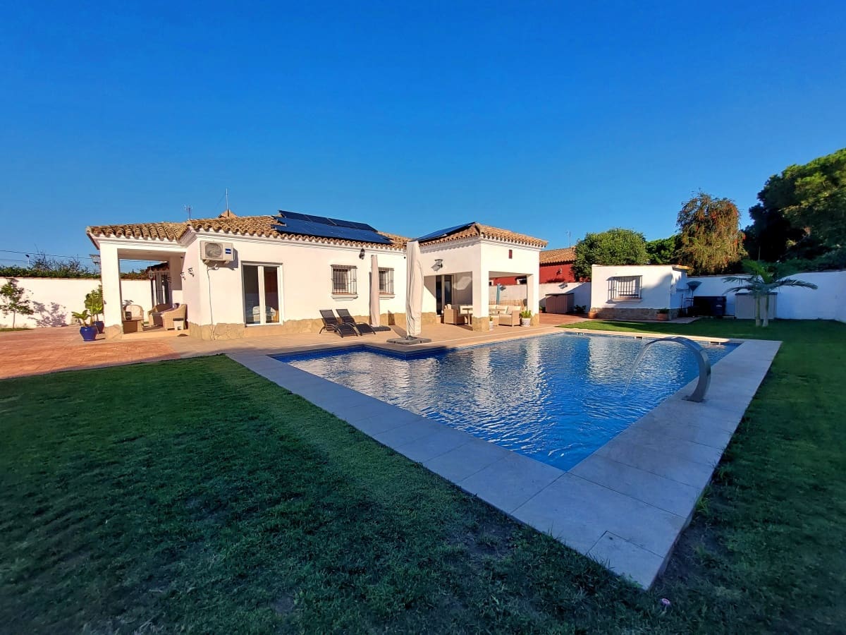 4 soverom Villa til salgs i Chiclana de la Frontera med svømmebasseng garasje - € 445 000 (Ref: 9409701)