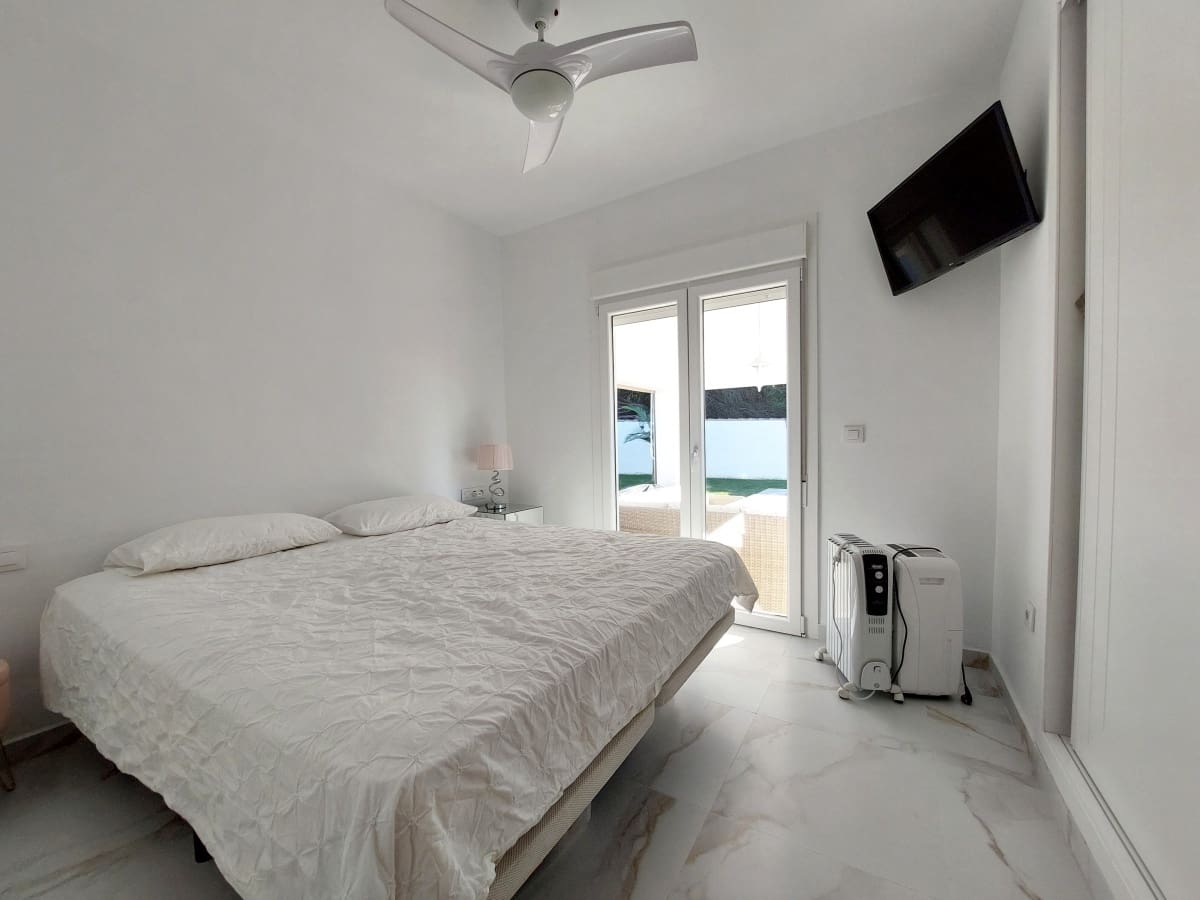 4 soverom Villa til salgs i Chiclana de la Frontera med svømmebasseng garasje - € 445 000 (Ref: 9409701)