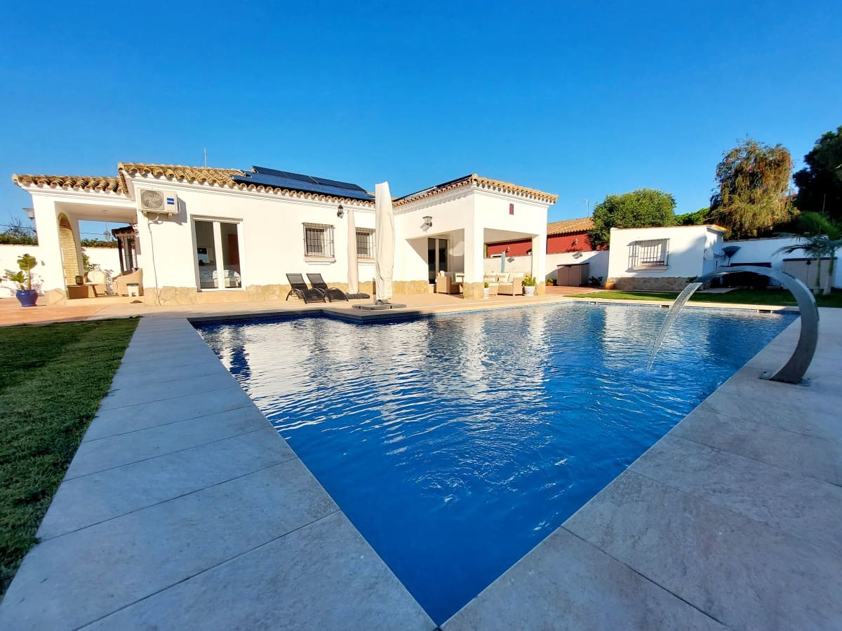 4 soverom Villa til salgs i Chiclana de la Frontera med svømmebasseng garasje - € 445 000 (Ref: 9409701)