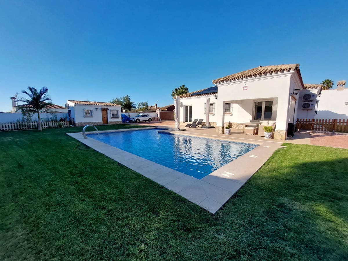 4 soverom Villa til salgs i Chiclana de la Frontera med svømmebasseng garasje - € 445 000 (Ref: 9409701)