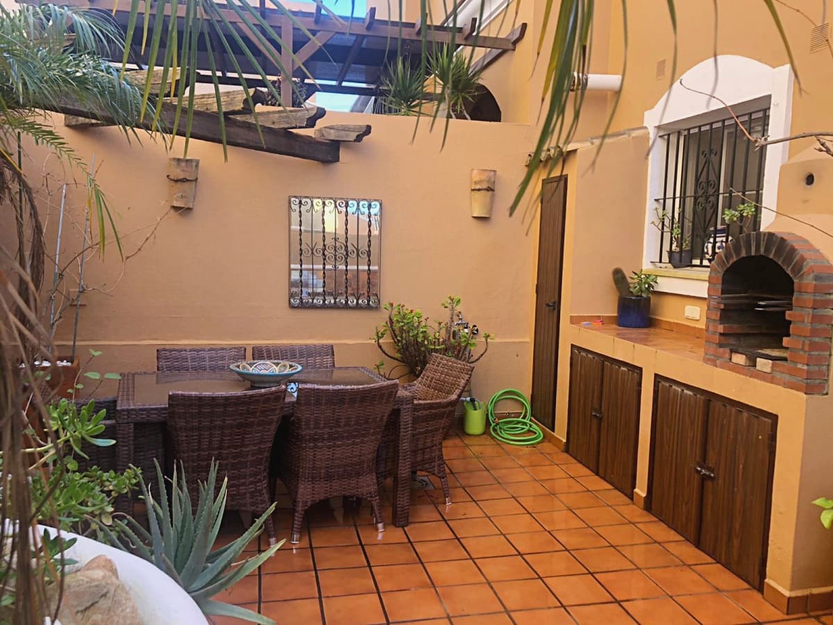 3 soverom Hus til salgs i Medina-Sidonia med svømmebasseng garasje - € 185 000 (Ref: 9410291)