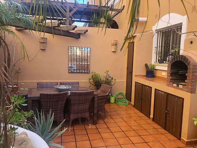 3 camera da letto Casa in vendita in Medina-Sidonia con piscina garage - 185.000 € (Rif: 9410291)