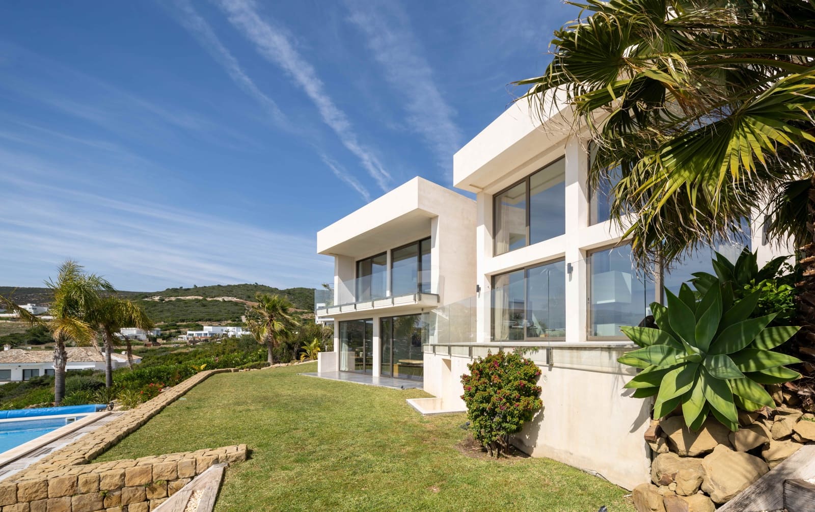 4 makuuhuone Huvila myytävänä paikassa Zahara de los Atunes mukana uima-altaan 
autotalli - 2 950 000 € (Ref: 9442793)