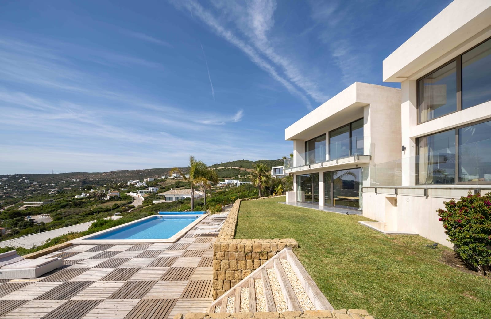 4 makuuhuone Huvila myytävänä paikassa Zahara de los Atunes mukana uima-altaan 
autotalli - 2 950 000 € (Ref: 9442793)