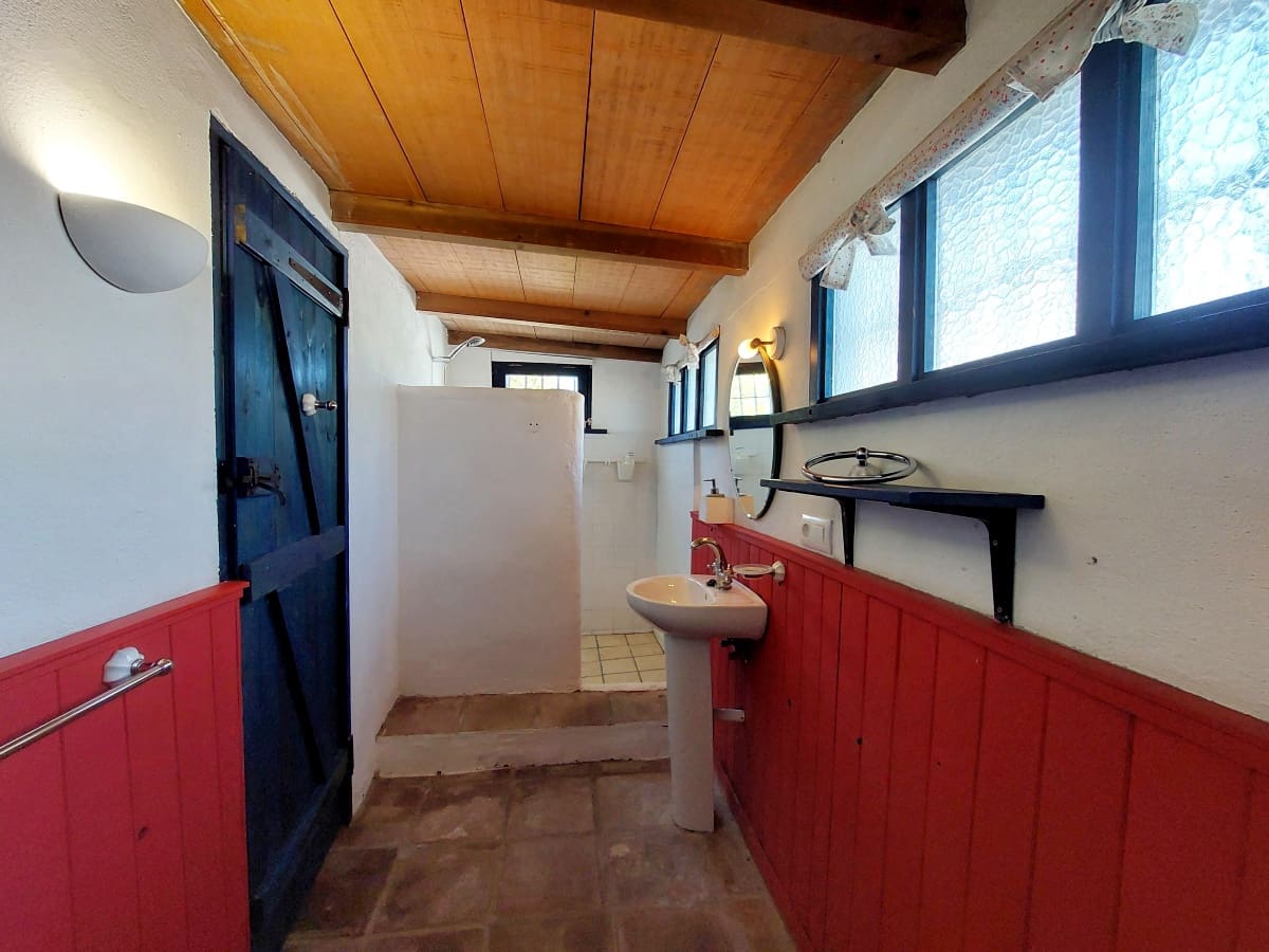 3 bedroom Villa for sale in Medina-Sidonia with pool garage - € 185,000 (Ref: 9478850)