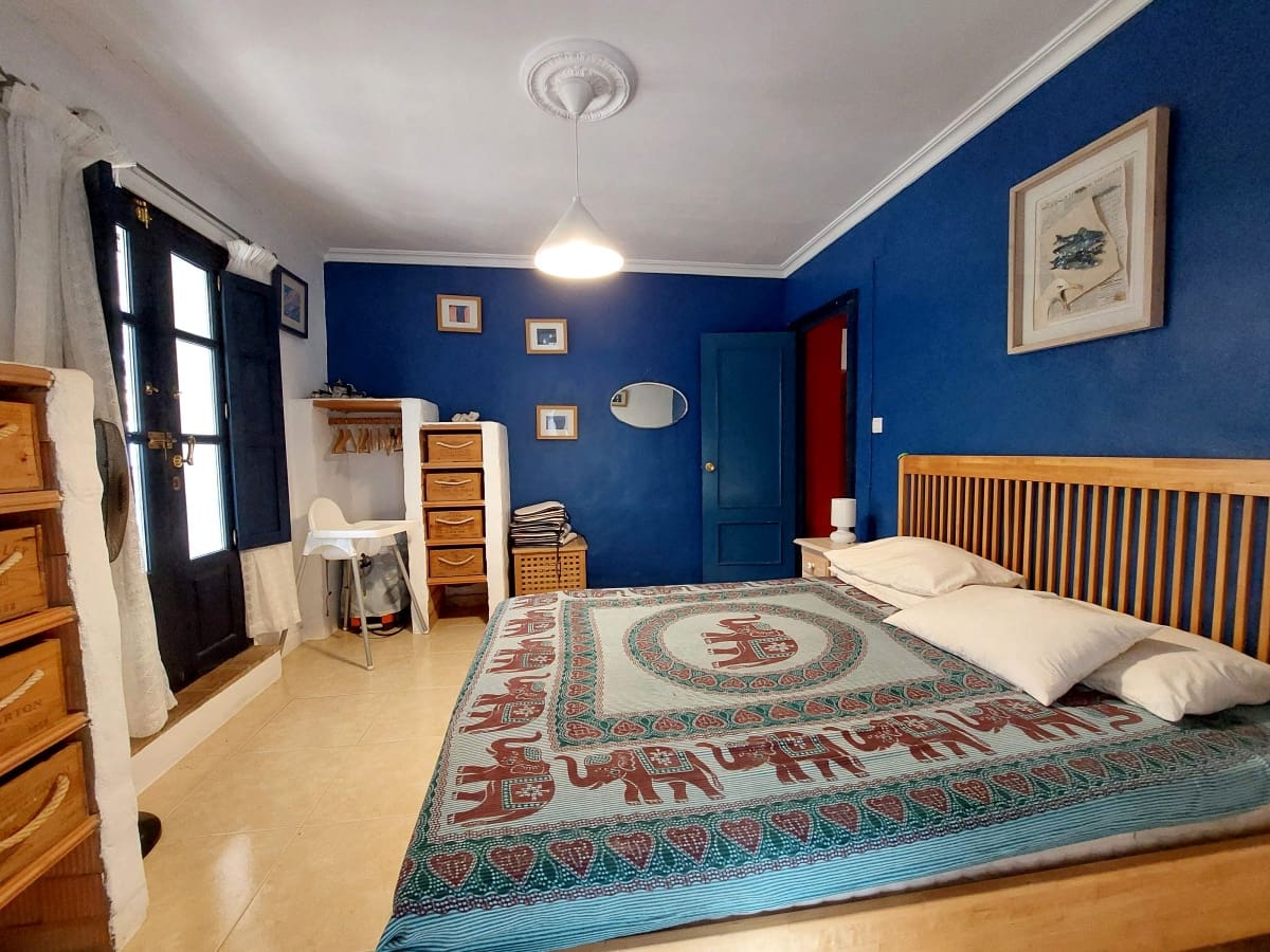 3 bedroom Villa for sale in Medina-Sidonia with pool garage - € 185,000 (Ref: 9478850)