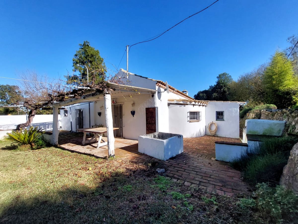 3 bedroom Villa for sale in Medina-Sidonia with pool garage - € 185,000 (Ref: 9478850)