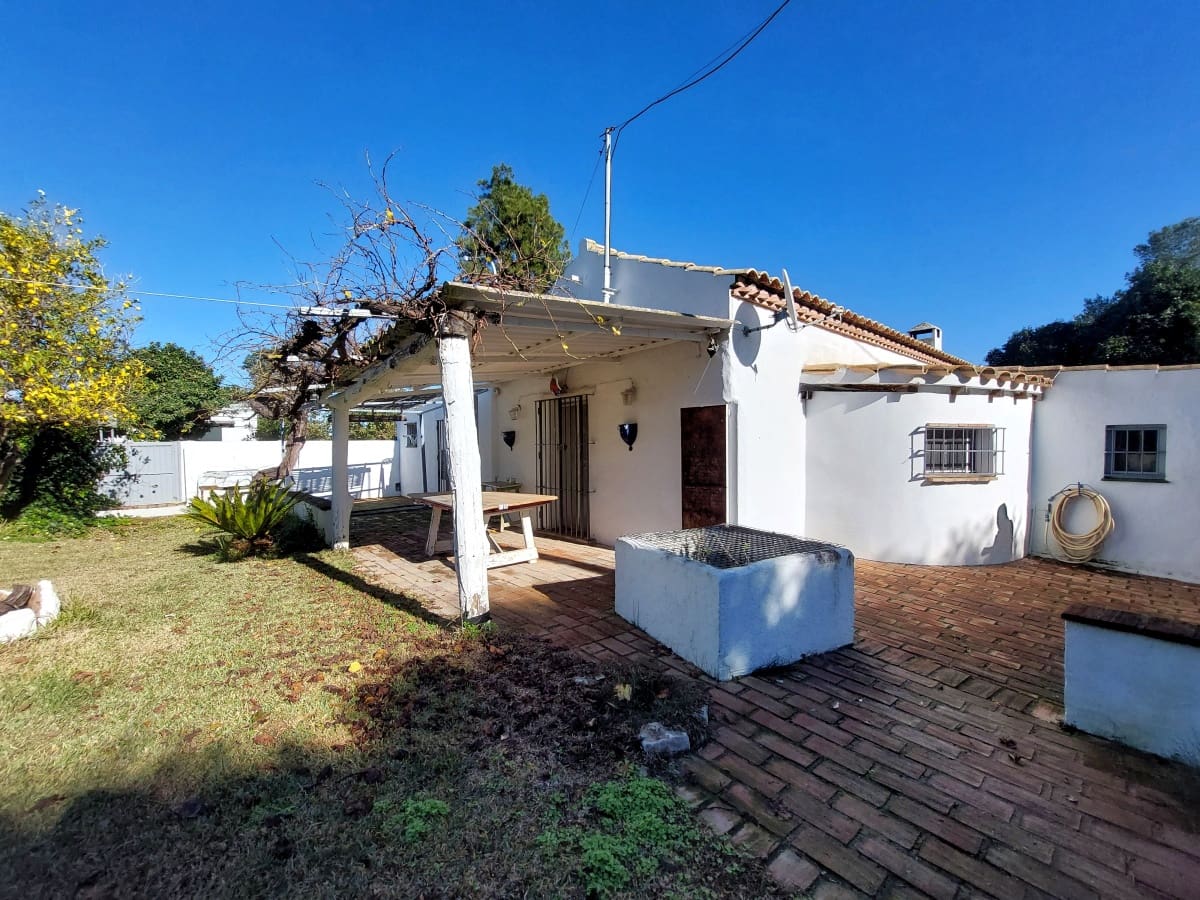 3 bedroom Villa for sale in Medina-Sidonia with pool garage - € 185,000 (Ref: 9478850)