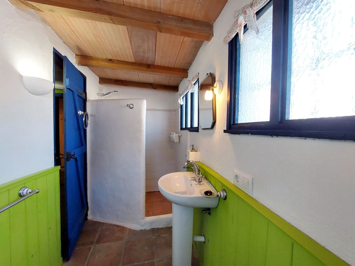 3 bedroom Villa for sale in Medina-Sidonia with pool garage - € 185,000 (Ref: 9478850)