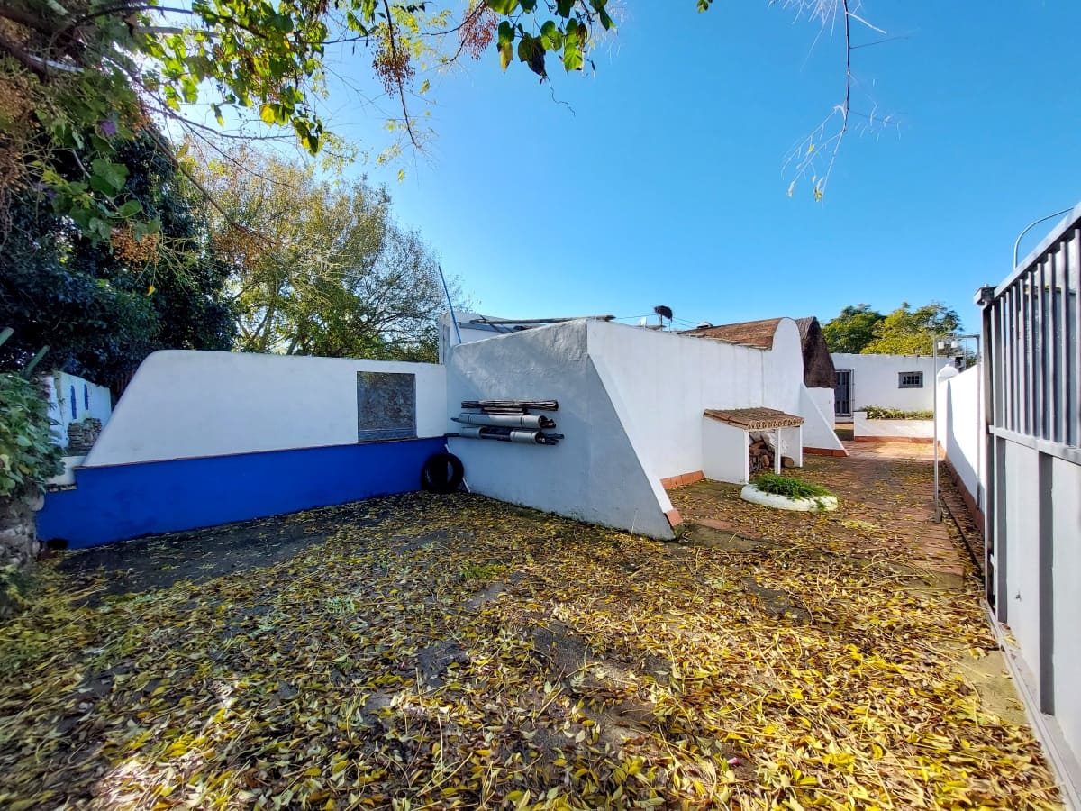 3 bedroom Villa for sale in Medina-Sidonia with pool garage - € 185,000 (Ref: 9478850)