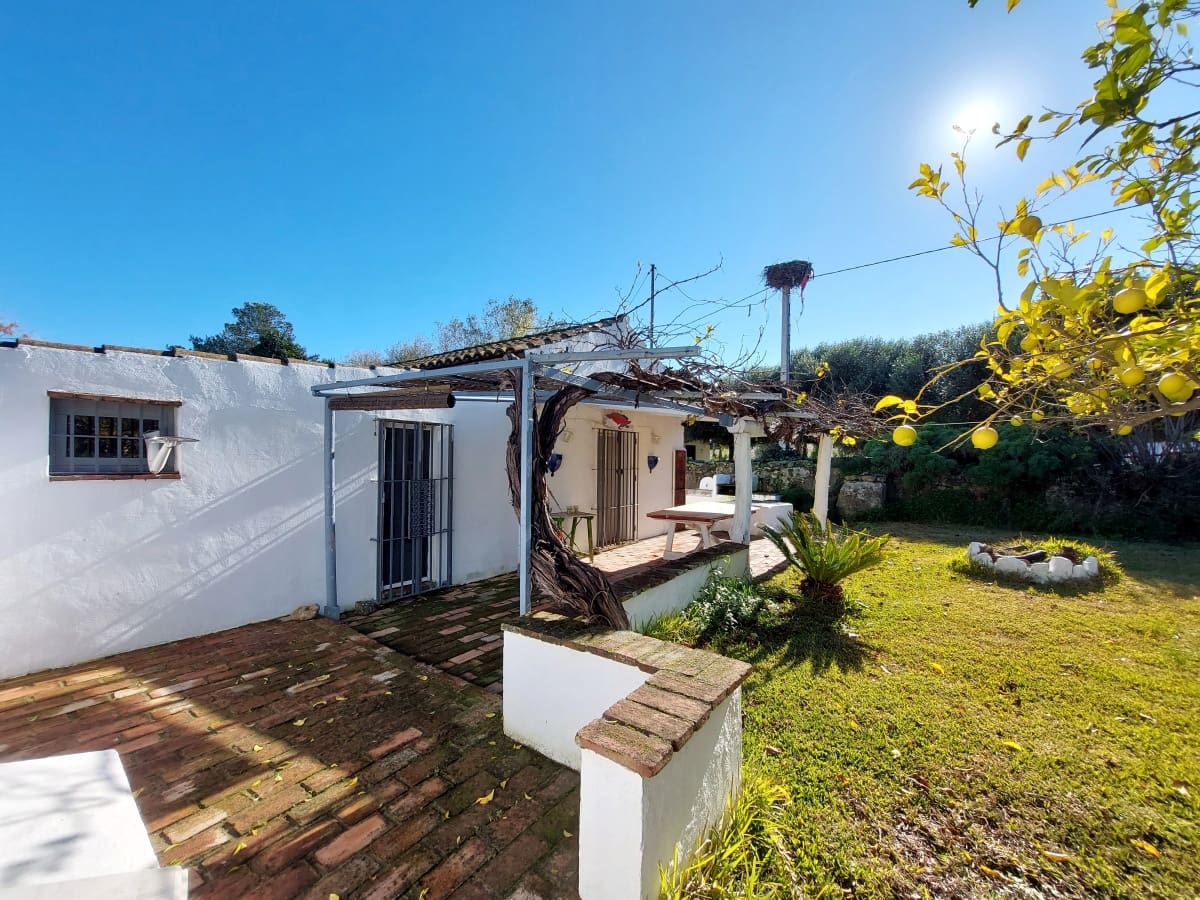 3 bedroom Villa for sale in Medina-Sidonia with pool garage - € 185,000 (Ref: 9478850)