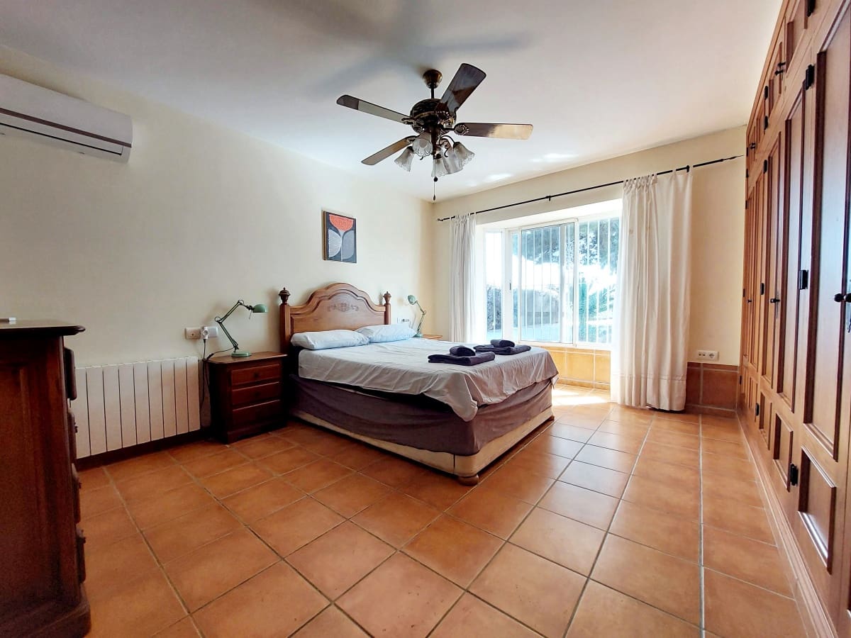 3 slaapkamer Villa te koop in Chiclana de la Frontera met zwembad garage - € 299.950 (Ref: 9488507)