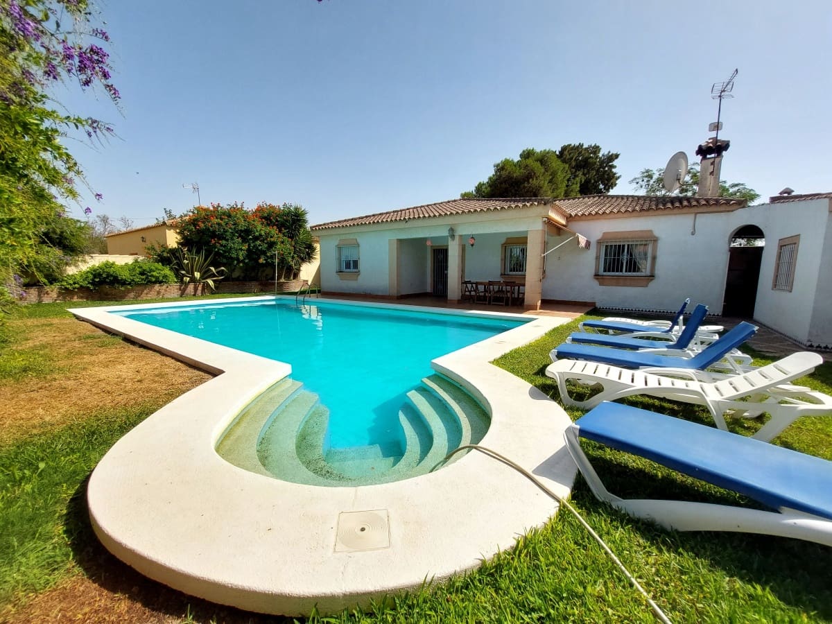 3 slaapkamer Villa te koop in Chiclana de la Frontera met zwembad garage - € 299.950 (Ref: 9488507)