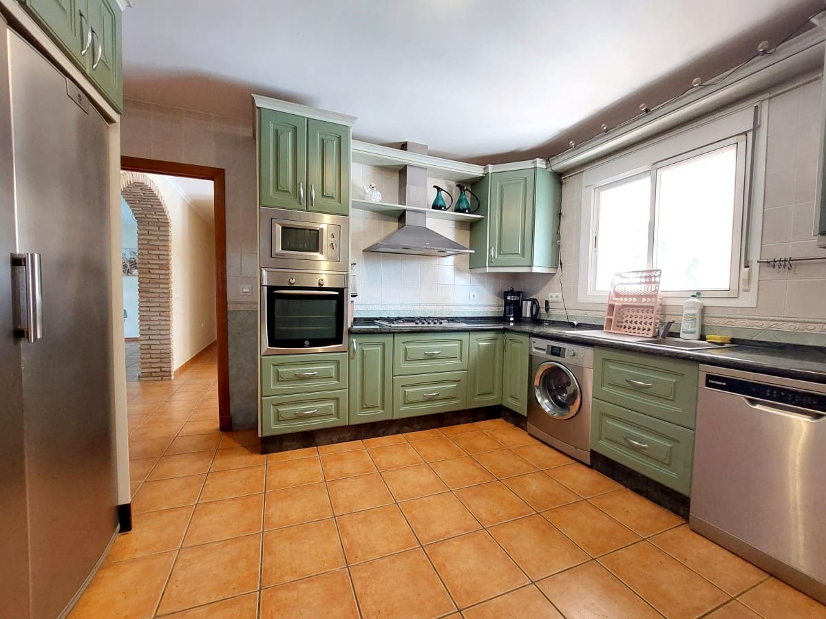 3 slaapkamer Villa te koop in Chiclana de la Frontera met zwembad garage - € 299.950 (Ref: 9488507)