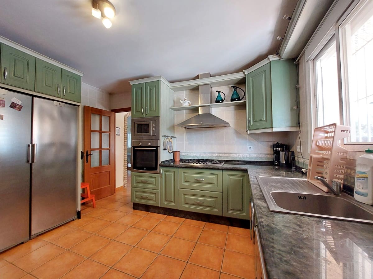 3 slaapkamer Villa te koop in Chiclana de la Frontera met zwembad garage - € 299.950 (Ref: 9488507)