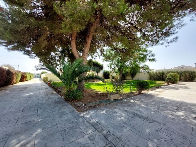 3 slaapkamer Villa te koop in Chiclana de la Frontera met zwembad garage - € 299.950 (Ref: 9488507)