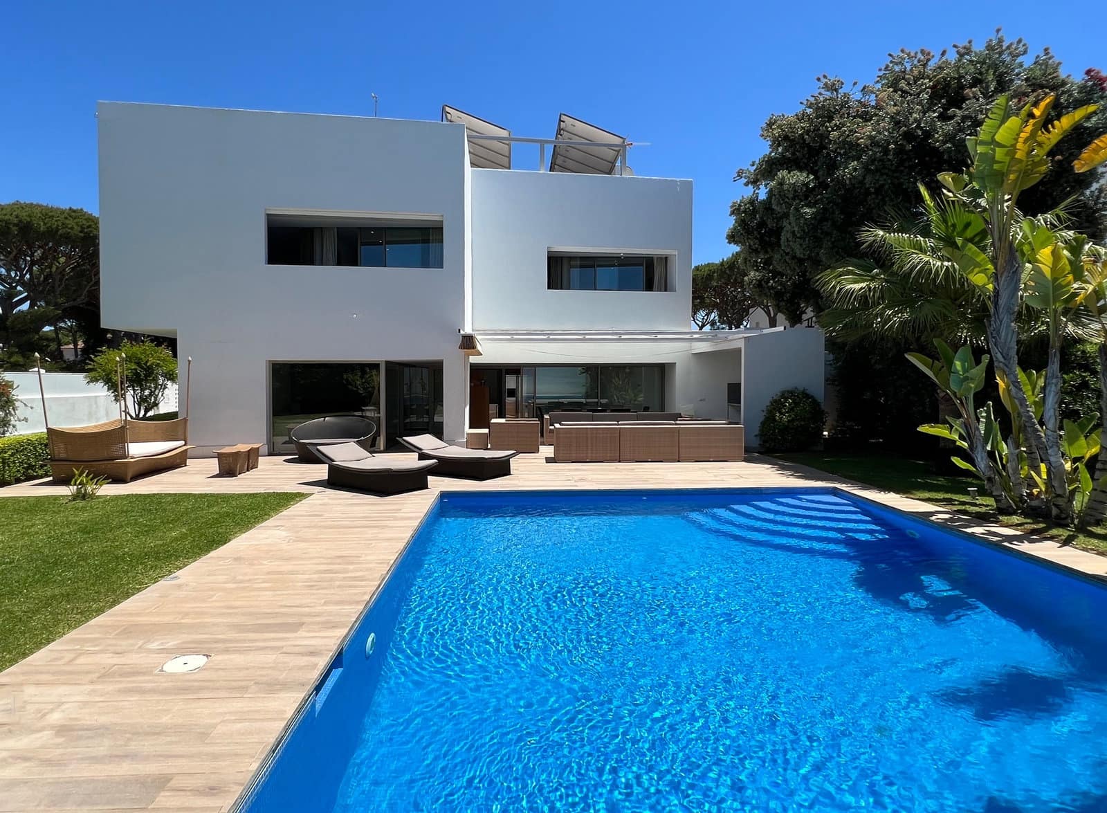 4 bedroom Villa for sale in Conil de la Frontera with pool garage - € 1,600,000 (Ref: 9488527)