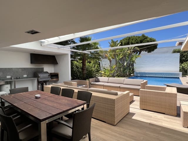 4 sovrum Villa till salu i Conil de la Frontera med pool garage - 1 600 000 € (Ref: 9488527)