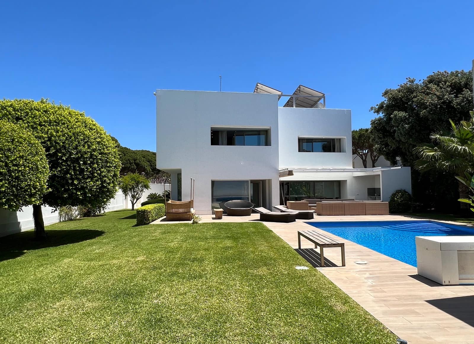 4 bedroom Villa for sale in Conil de la Frontera with pool garage - € 1,600,000 (Ref: 9488527)