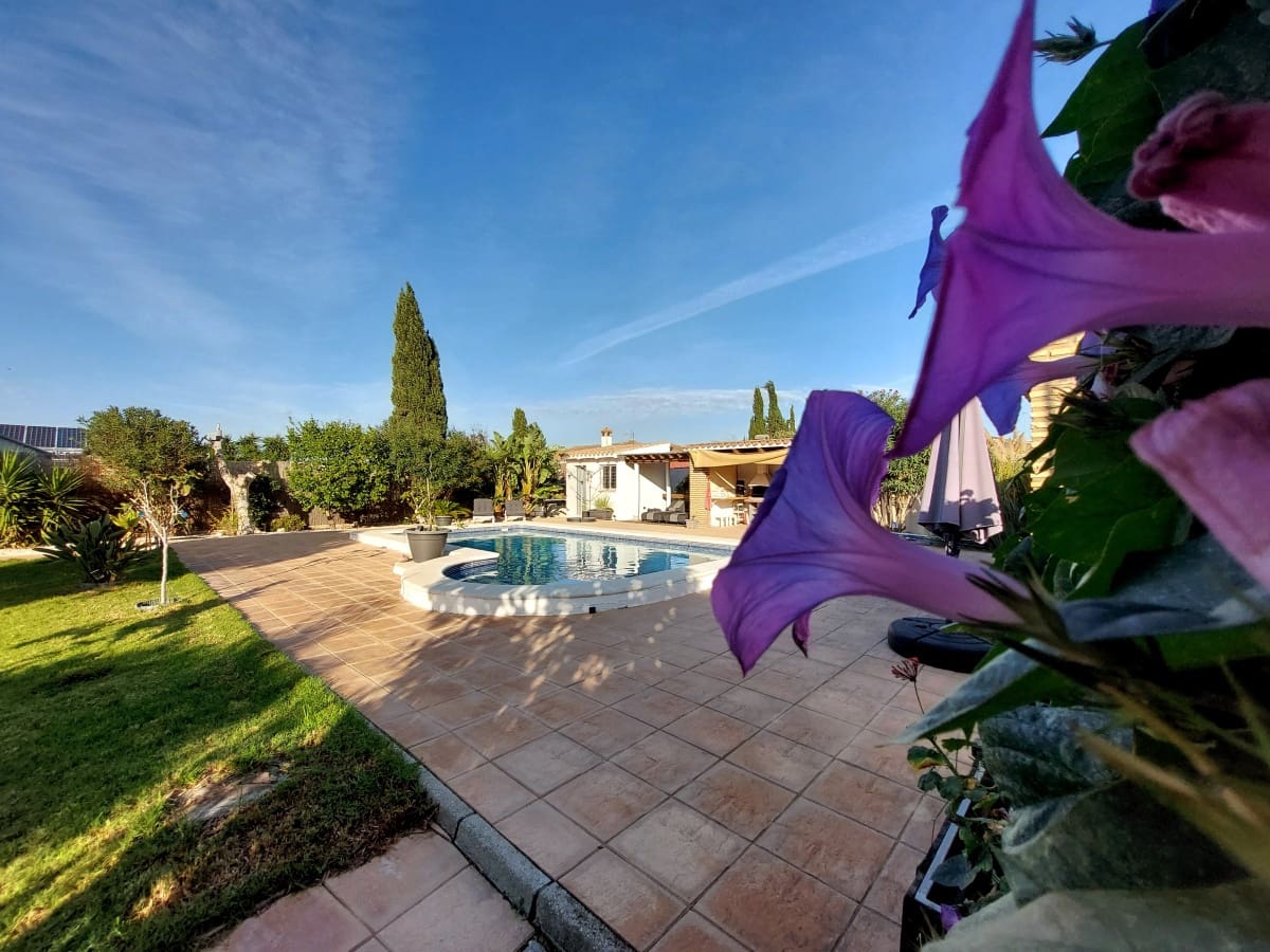 3 slaapkamer Villa te koop in Chiclana de la Frontera met zwembad garage - € 335.000 (Ref: 9488528)